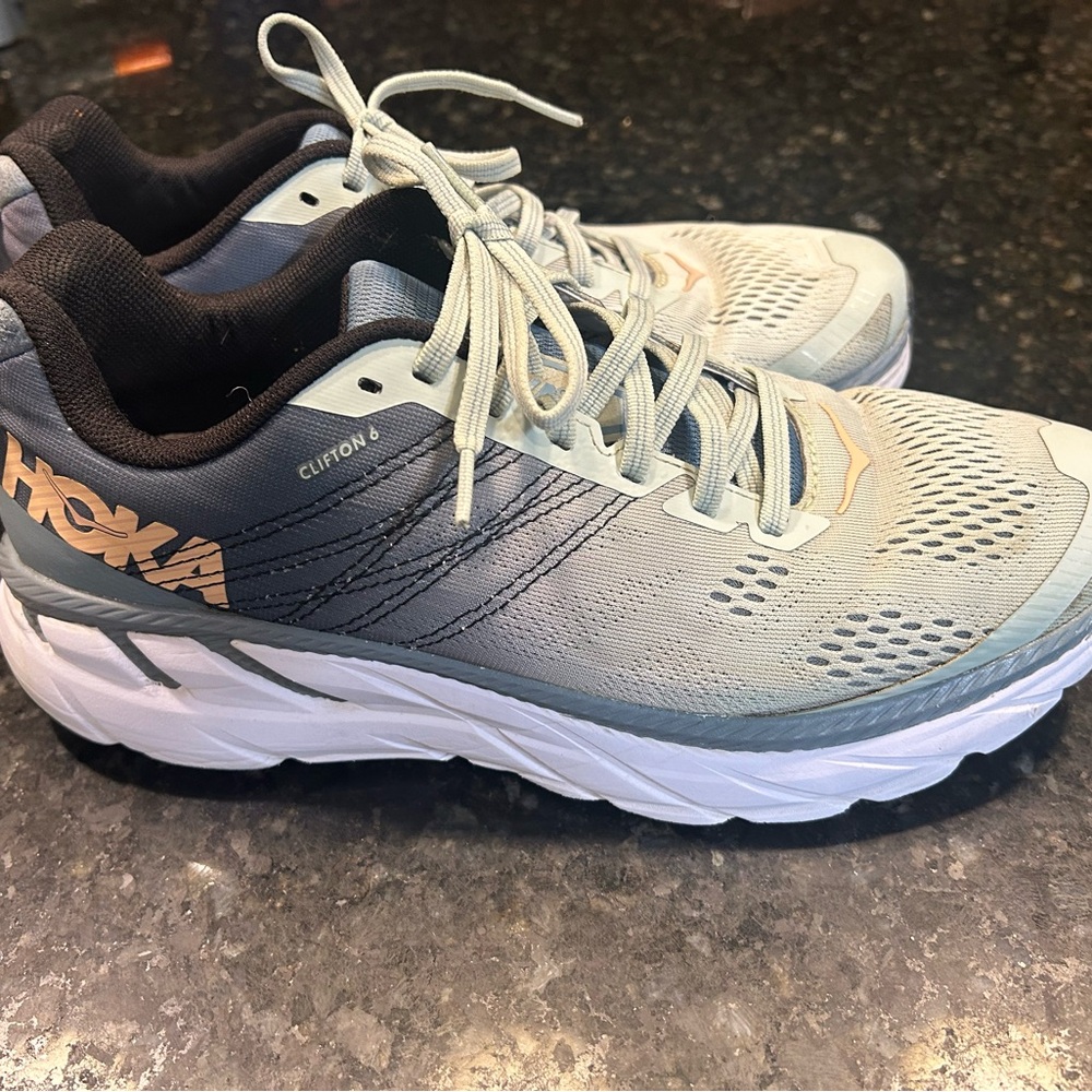 Hoka Clifton 8 Running Shoes